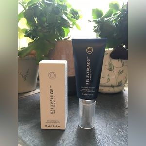 MONAT travel size hair care duo.